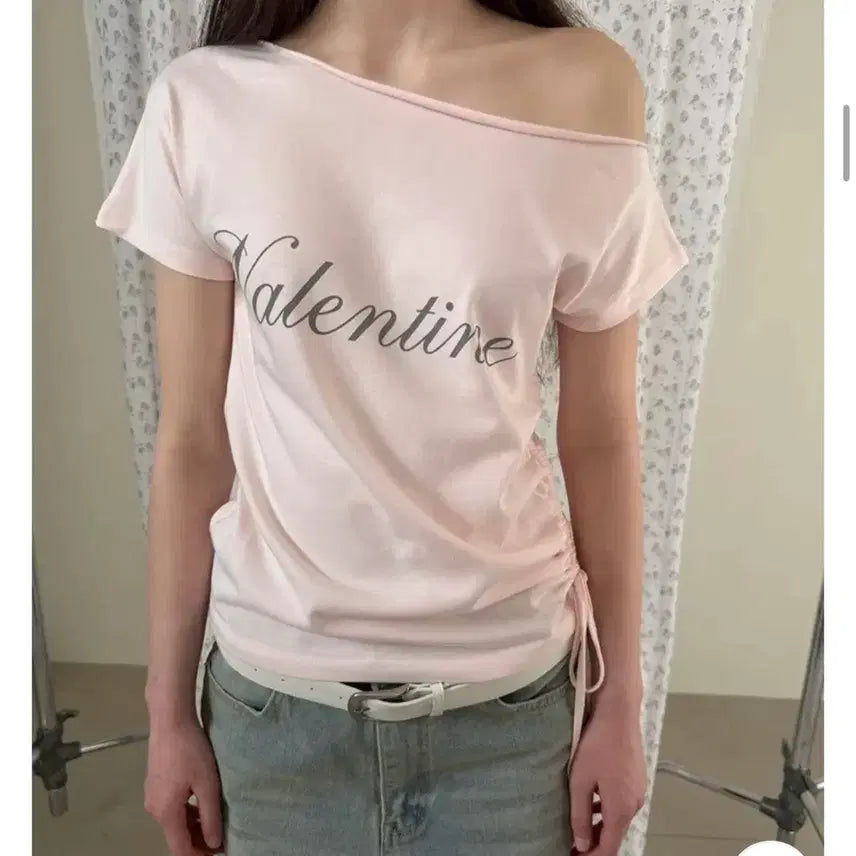 [BUNJANG] Pink Off-Shoulder Short-Sleeve T-Shirt with Shirring / 핑크색 오프숄더 반팔 티셔츠 레나 셔링