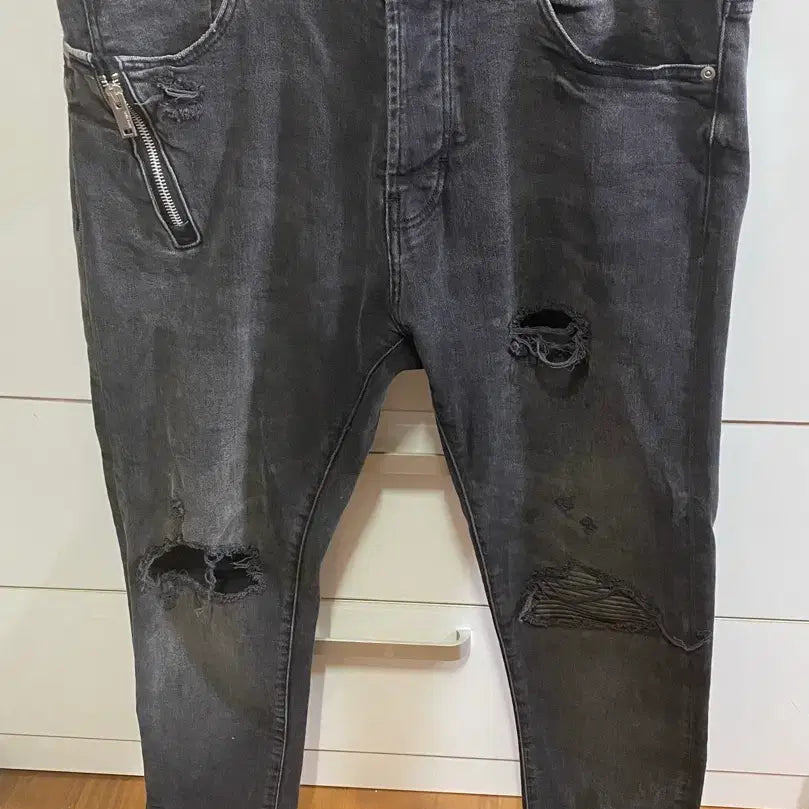 [BUNJANG] ZARA Man Black Distressed Jeans / ZARA MAN 블랙 디스트로이드 진