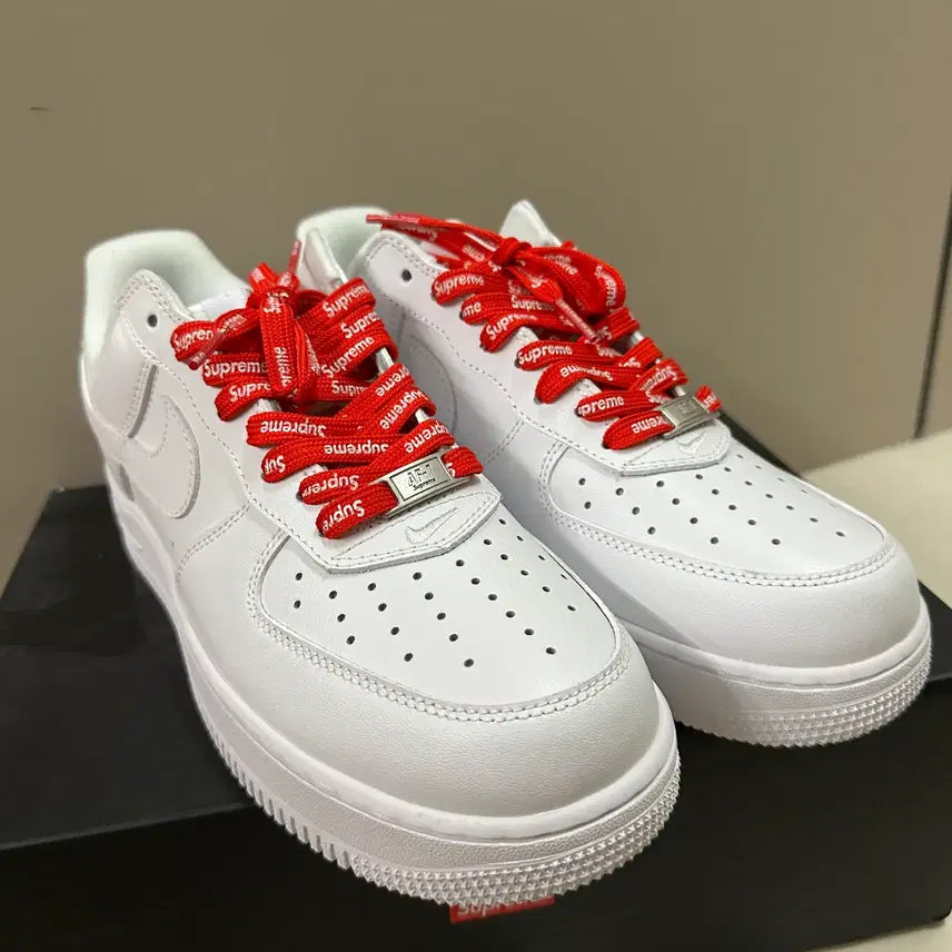 [BUNJANG] Nike x Supreme Air Force 1 Low White US 9.5 / 나이키 x 슈프림 에어포스 1 로우 화이트 275MM