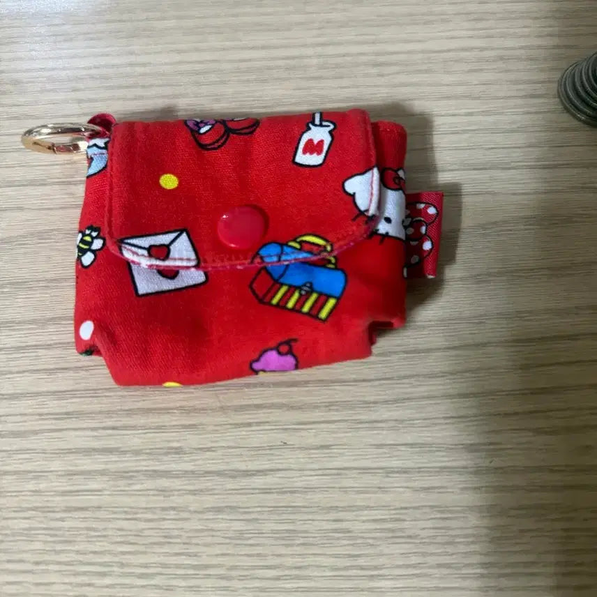 [BUNJANG] Hello Kitty Airpods Pouch / 헬로키티 에어팟 파우치
