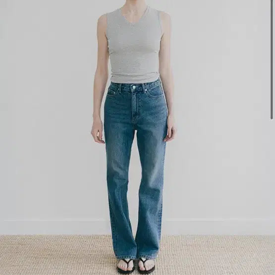 [BUNJANG] lfm Soft V-Neck Sleeveless Top - Gray / lfm Soft V-Neck Sleeveless / Gray