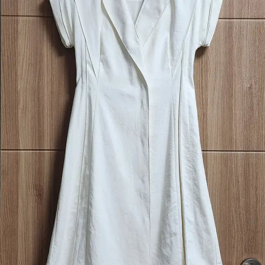 [BUNJANG] MICHAA Stitch and Seam Detail Dress / MICHAA 미샤 원피스 / 한섬 더한섬 타임 마인 르베이지