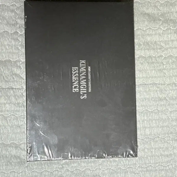 [BUNJANG] Kim Nam Gil 2023 Season's Greetings / 김남길 2023 시즌 그리팅