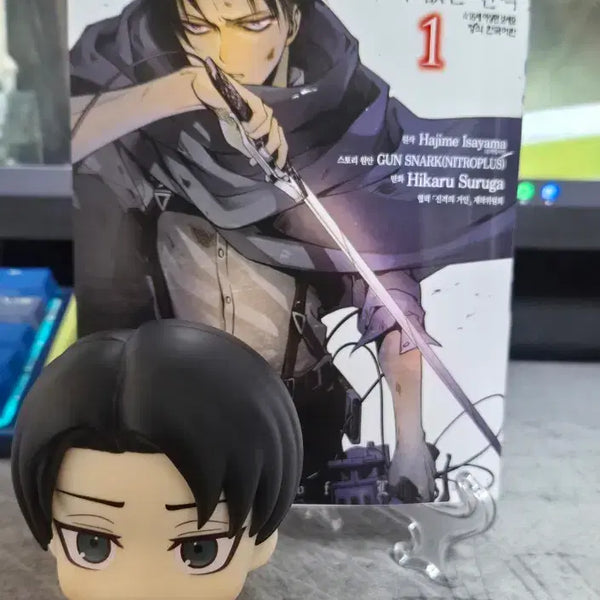 [BUNJANG] Attack on Titan Levi Bundle Set / 진격의 거인 리바이 일괄 판매합니다!