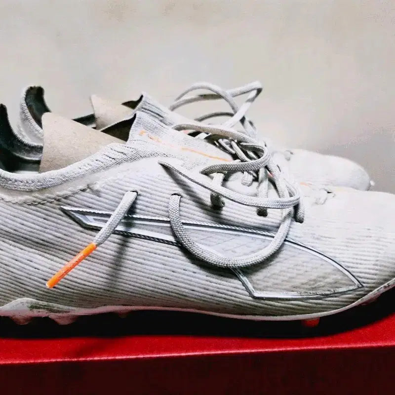 [BUNJANG] Puma Ultra Ultimate 6 MG Studs Soccer Cleats 250 / 푸마 울트라 얼티메이트 6 MG 스터드 250