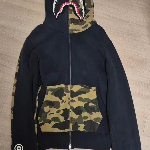 [BUNJANG] BAPE Color Camo Shark Full Zip Hoodie / 베이프 컬러 카모 샤크 풀집 후드