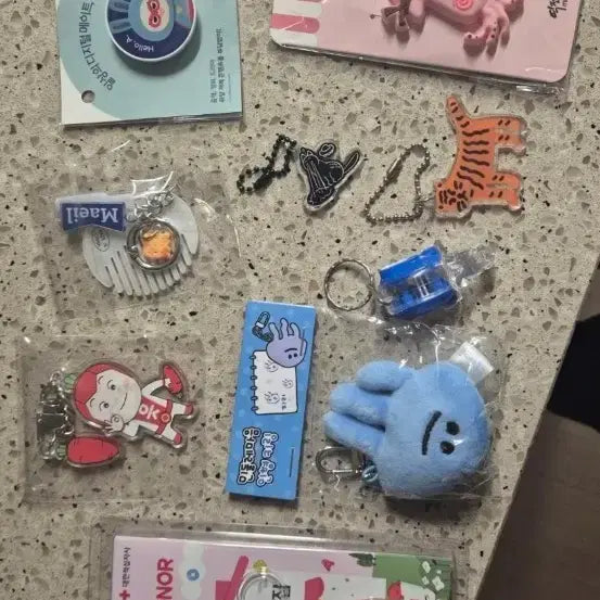 [BUNJANG] Character Keyring Set (9 Pieces) / 캐릭터 키링 9개