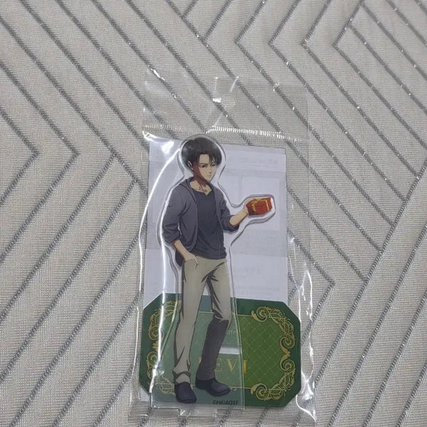 [BUNJANG] Attack on Titan Levi Childhood Ver. Acrylic Stand / [미개봉] 진격의 거인 리바이 아크릴 스탠드 어린 시절 Ver. 진격거