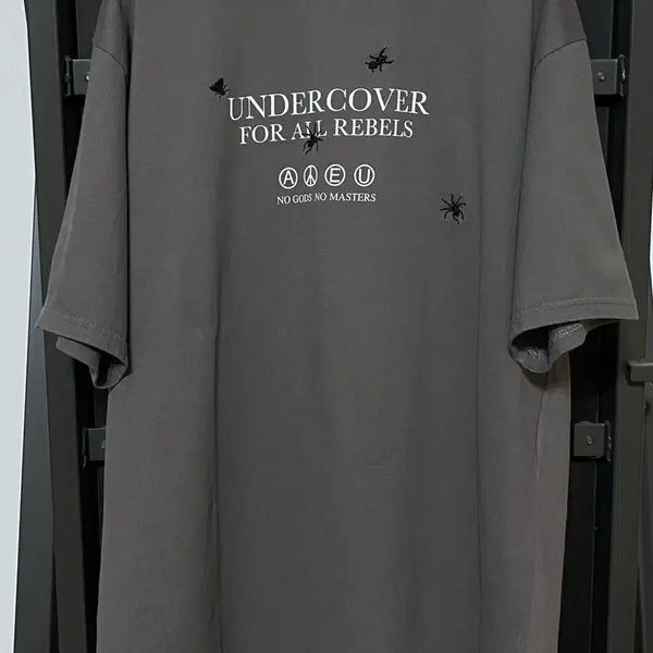 [BUNJANG] Undercover Slogan Logo Insect Embroidery T-Shirt Grey / [5 사이즈] 언더커버 슬로건 로고 벌레 자수 티셔츠 그레이