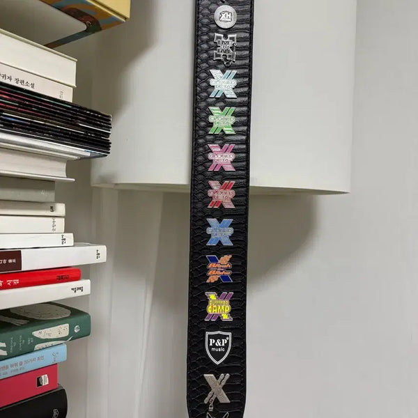 [BUNJANG] Xdinary Heroes Bundle Set Pin Set / 엑스디너리히어로즈 엑디즈 뱃지 일괄