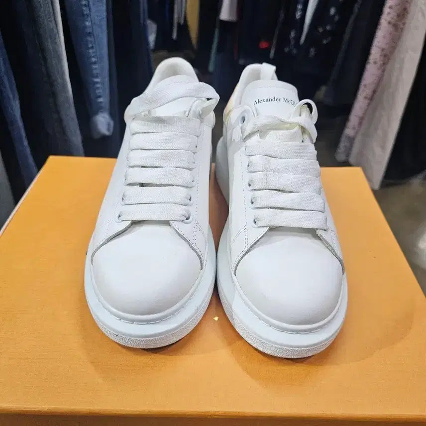[BUNJANG] Alexander McQueen Oversized Sneakers Size 38 / (38)알렉산더 맥퀸 오버사이즈드 스니 커즈