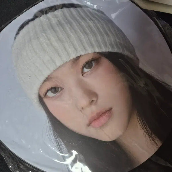 [BUNJANG] NewJeans Haerin Supernatural Fan Goods / [미개봉]뉴진스 해린 슈퍼내추럴 부채