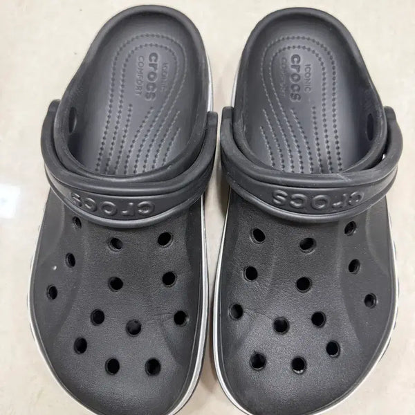 [BUNJANG] Crocs Classic Black Sandals / 크록스 클래식 블랙 샌들