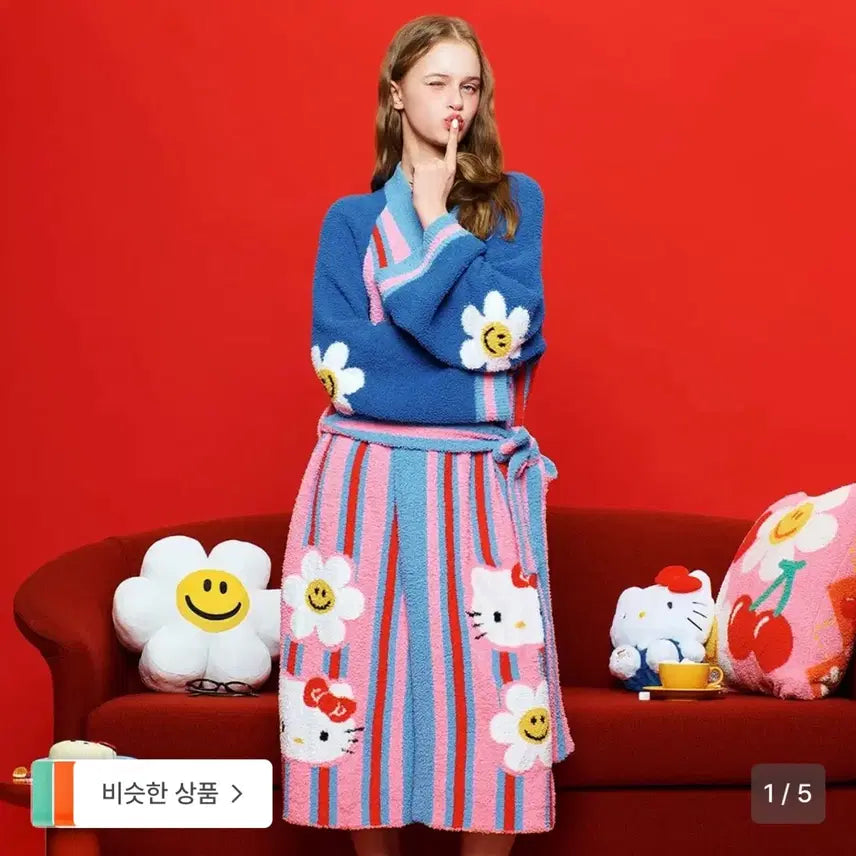 [BUNJANG] Wiggle Wiggle Hello Kitty Lounge Robe / 위글위글 헬로키티 라운지 로브