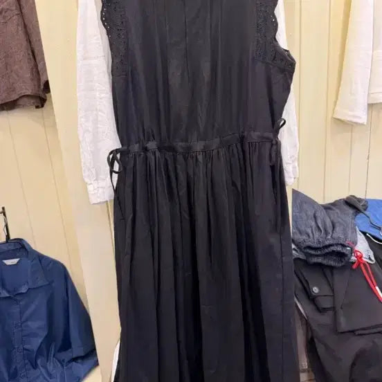 [BUNJANG] Lace Punching V-neck Long Dress - Black / [미착용 새상품] 레이스 펀칭 블랙 뷔스티에 롱원피스 (내추럴/빈티지룩)