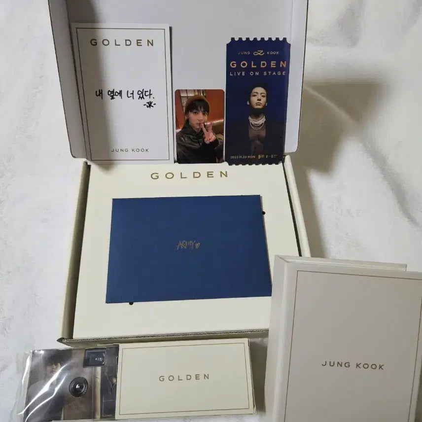 [BUNJANG] BTS Jungkook Golden Showcase Photocard Bundle Set / 방탄 정국 골든쇼케이스 포카포함 시세보다 싸게 급처분