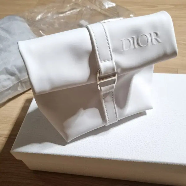 [BUNJANG] Dior White Buckle Pouch / 디올 화이트 버클 파우치