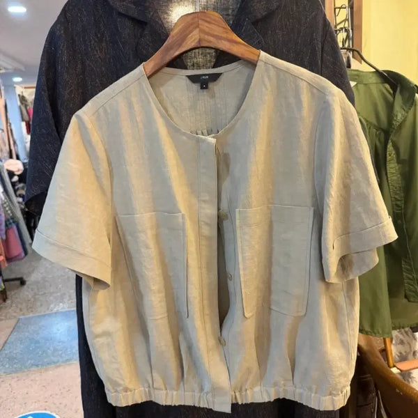 [BUNJANG] Natural Linen Short Sleeve Jacket Blouse with Elastic Hem and Big Pockets / [새상품] 내추럴 린넨 반팔 자켓 블라우스 (밑단 밴딩/빅포켓)