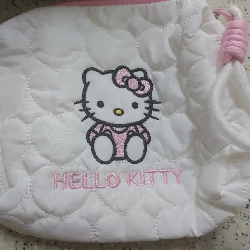 [BUNJANG] Hello Kitty Quilted Pouch Bundle Set / 헬로키티 퀼팅 파우치 일괄ㅡ교신가능