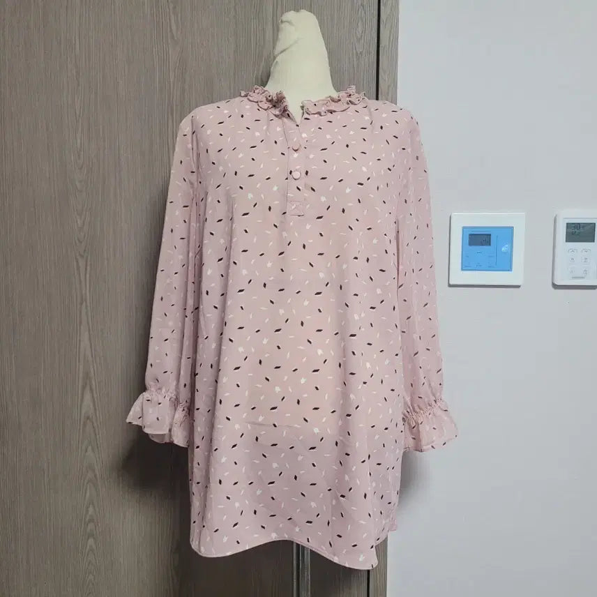 [BUNJANG] JISEN Women's Frill Blouse Pink Pattern / 새상품) 지센 여성 프릴 블라우스 핑크 패턴