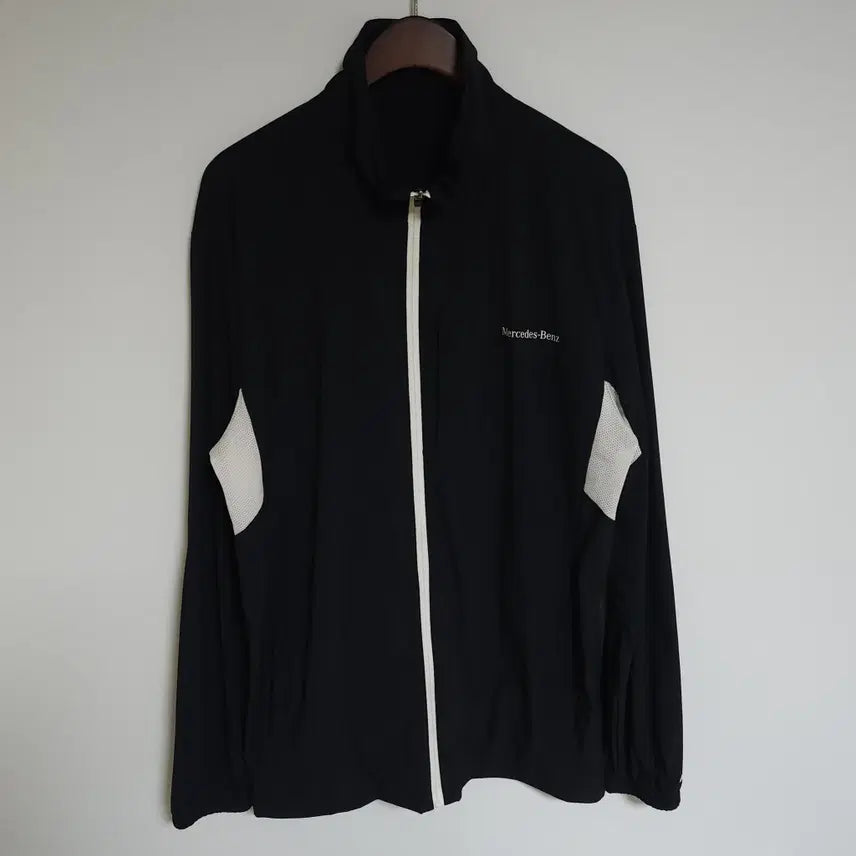 [BUNJANG] H96 Black Men's Zip-Up Track Jacket / H96 벤츠 블랙 남성 트레이닝 남자 집업 자켓