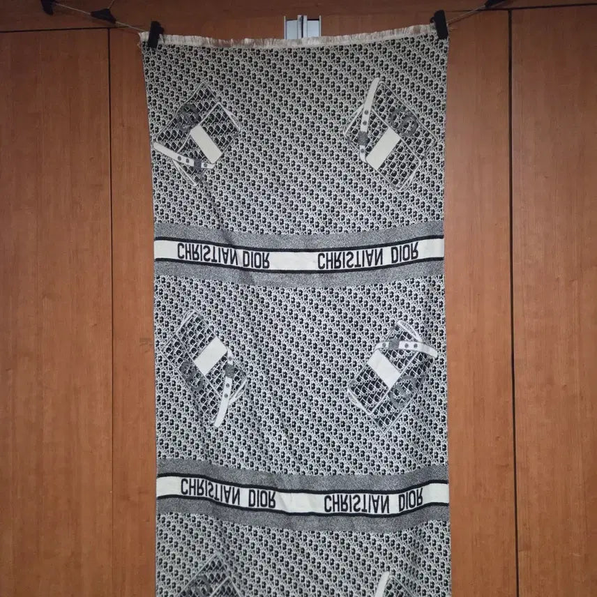 [BUNJANG] VINTAGE SELECT Oblique Pattern Jacquard Long Scarf / [VINTAGE SELECT] 오블리크 패턴 자카드 롱 머플러/스카프
