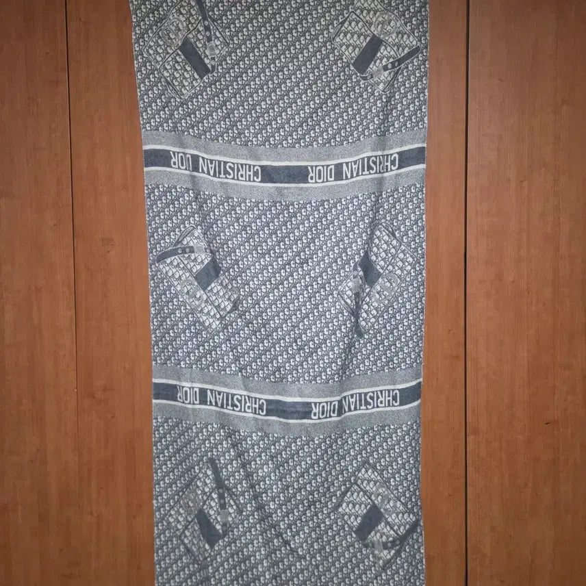 [BUNJANG] Vintage Select Oblique Jacquard Monogram Long Muffler/Scarf / VINTAGE SELECT] 오블리크 패턴 자카드 롱 머플러/스카프