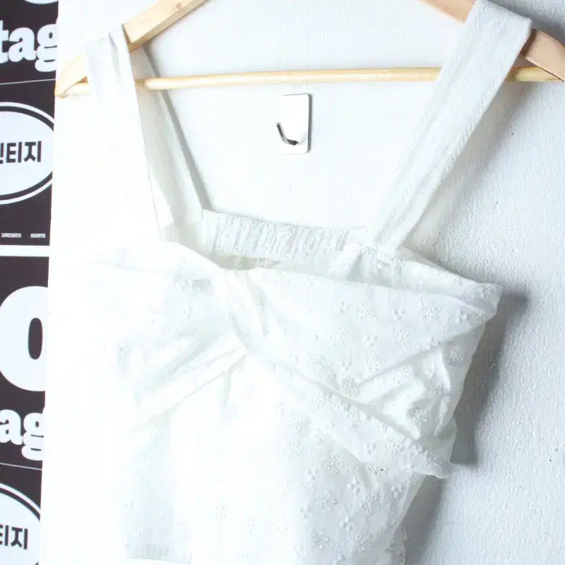 [BUNJANG] W (Women's) Yu Hee Ri Ribbon Cropped T-Shirt - White / W(F) 유희리 반팔 티셔츠 민소매 나시 리본 크롭 화이트-H36941