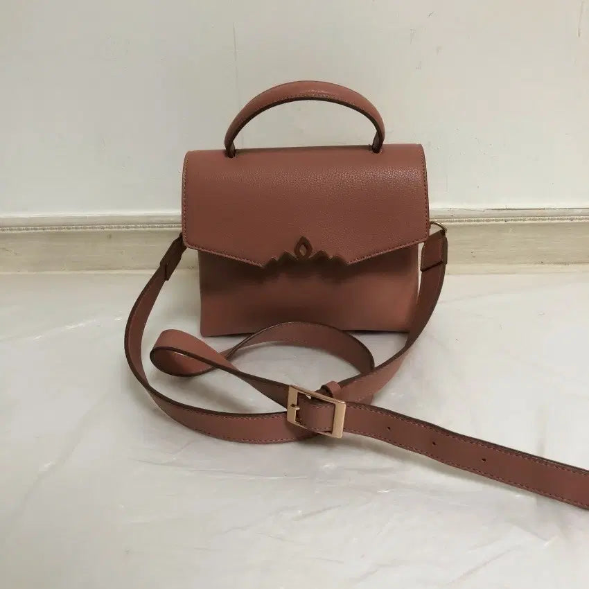 [BUNJANG] J.ESTINA Crossbody Bag / 제이에스티나 크로스백@9917