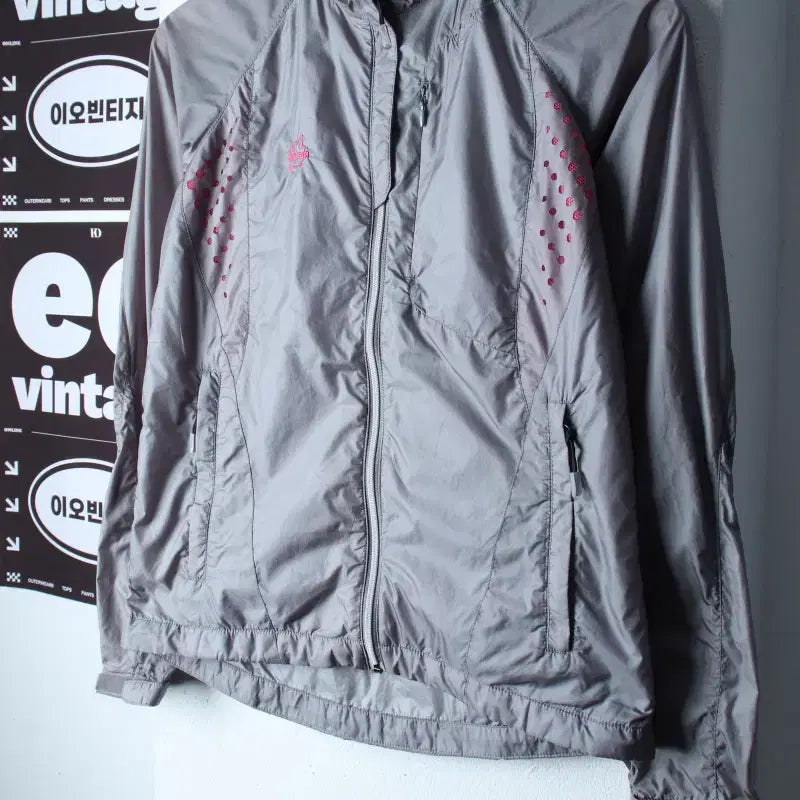 [BUNJANG] Lafuma Zip-Up Windbreaker Functional Lightweight Jacket / W(M) 라퓨마 집업 바람막이 점퍼자켓 등산 기능성 경량-H36958