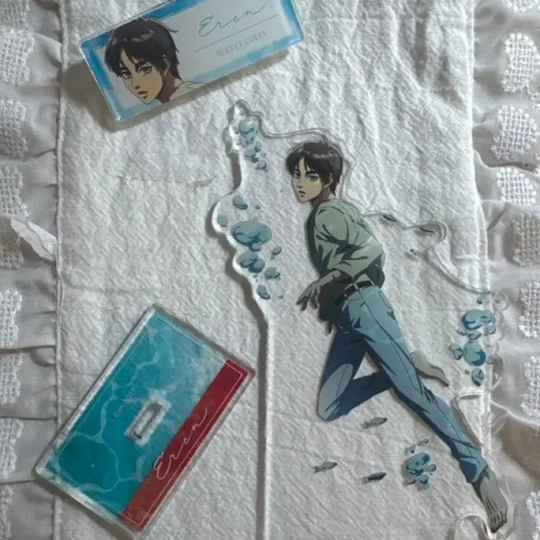 [BUNJANG] Attack on Titan Eren Nameplate Acrylic Stand Aquarium Collaboration / 진격의 거인 에렌 아크릴 스탠드 명찰 아쿠아리움 콜라보