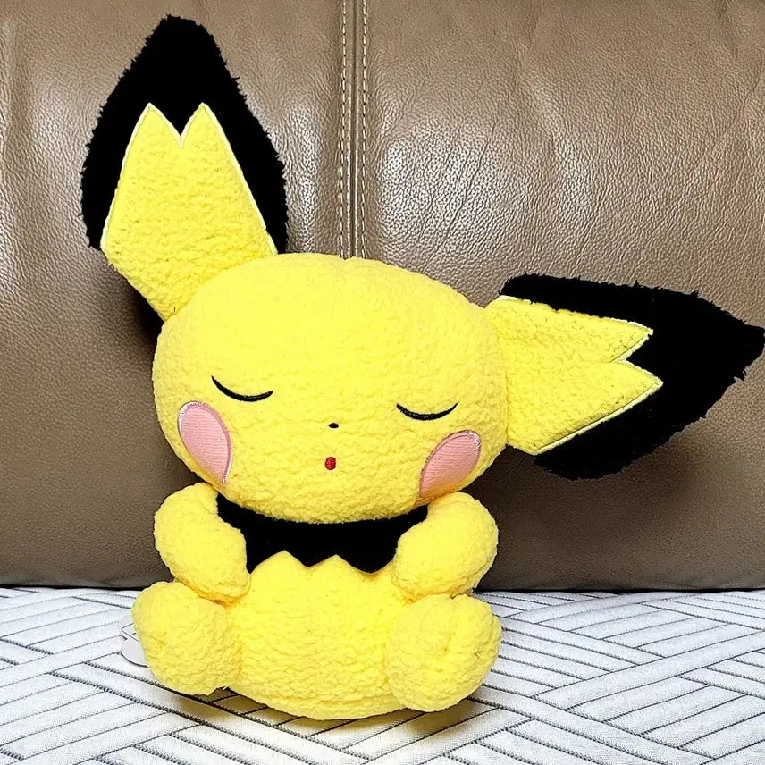 [BUNJANG] Pokemon Pikachu Sleeping Plush Toy (New) / 포켓몬스터 정품 잠자는 피카츄 인형(새상품)
