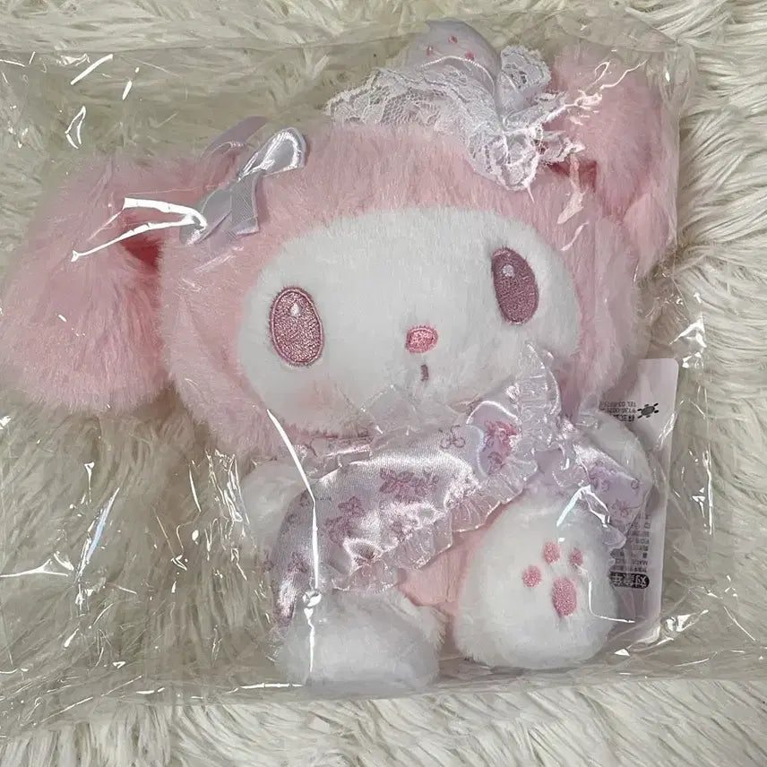 [BUNJANG] Sanrio My Melody Shiroichigo Reissue Plush / 산리오 마이멜로디 시로이치고 재판 누이구루미