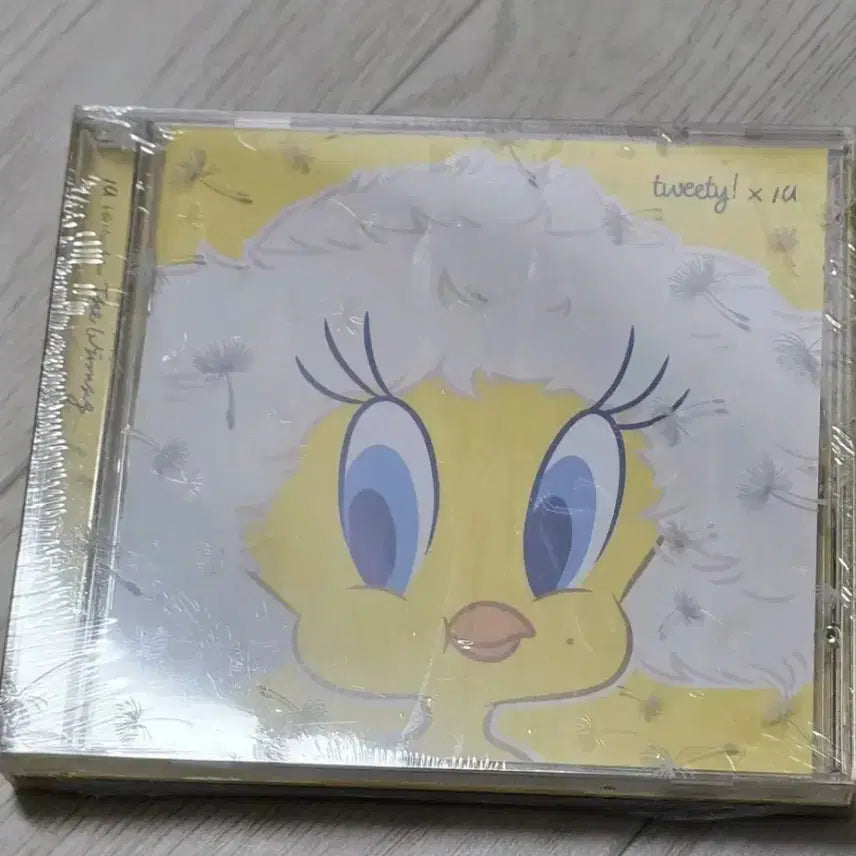 [BUNJANG] IU The Winning Tweety Limited Edition Album (Sealed) / 아이유 더위닝 트위티 한정판 앨범 미개봉