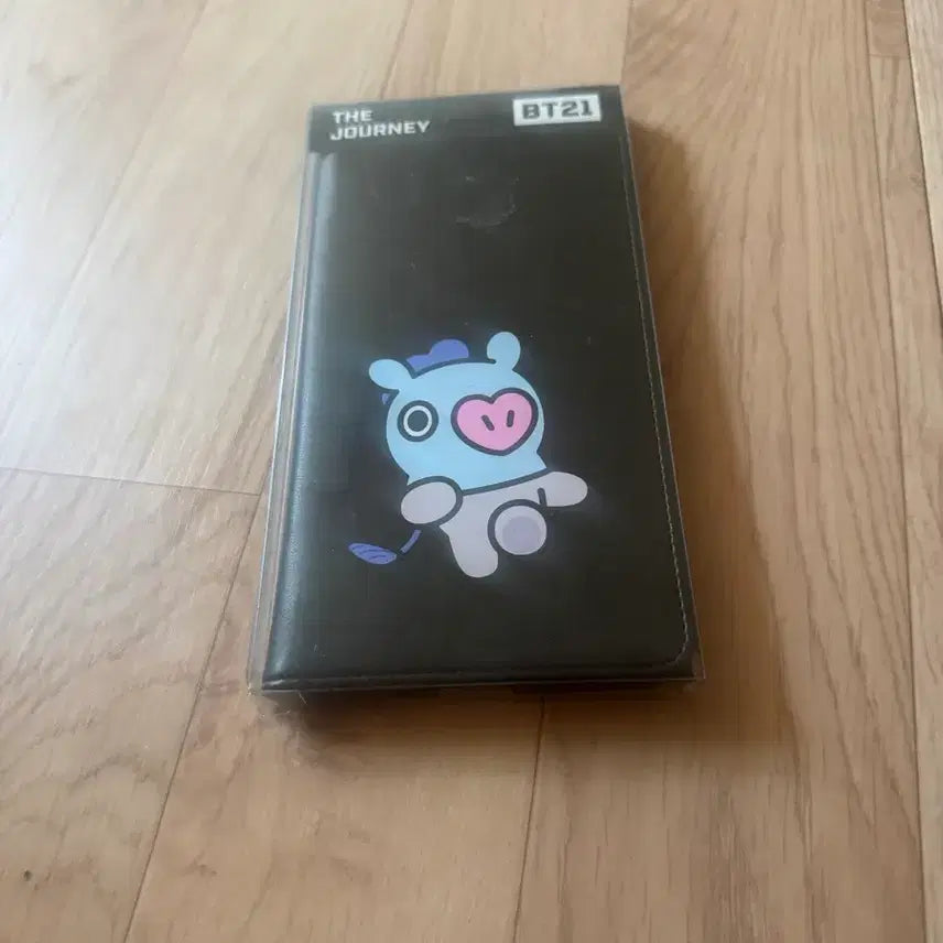 [BUNJANG] Monopoly BT21 Passport Holder (Sealed) / 모노폴리 BT21 여권지갑 미개봉