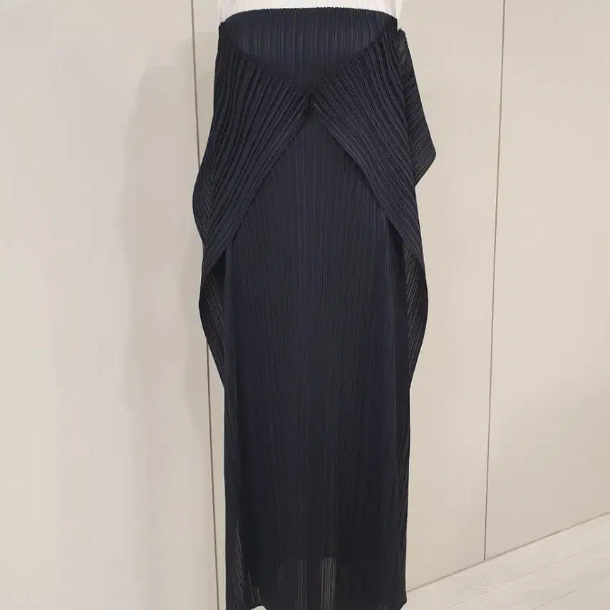 [BUNJANG] Black Pleated Sleeveless Long Dress / 플리츠 블랙 민소매 원피스