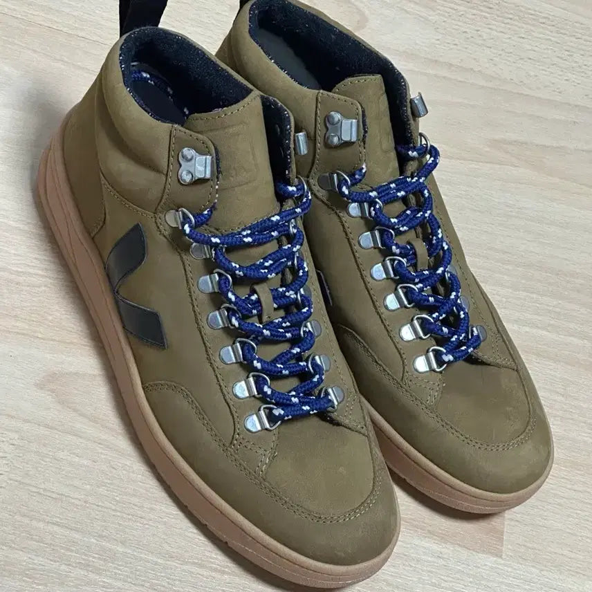 [BUNJANG] VEJA RORAIMA NUBBUCK TENT BLACK Hiking Boots 270 / 베자 RORAIMA NUBBUCK TENT BLACK 270