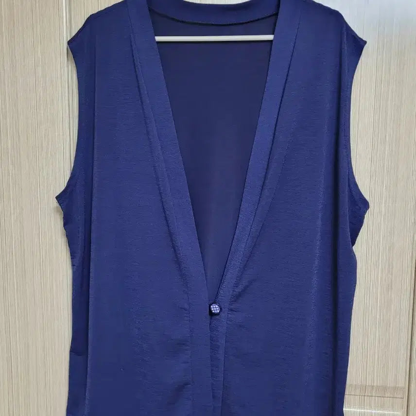 [BUNJANG] Navy V-Neck Button Vest / 네이비 브이넥 단추 조끼