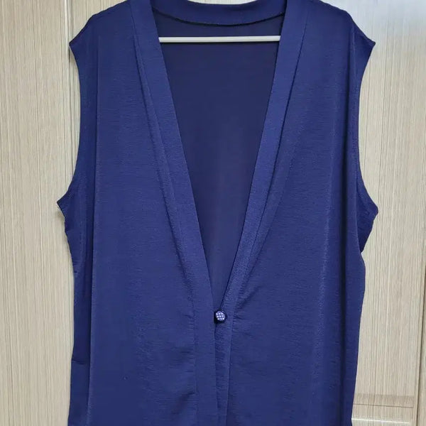 [BUNJANG] Navy V-Neck Button Vest / 네이비 브이넥 단추 조끼