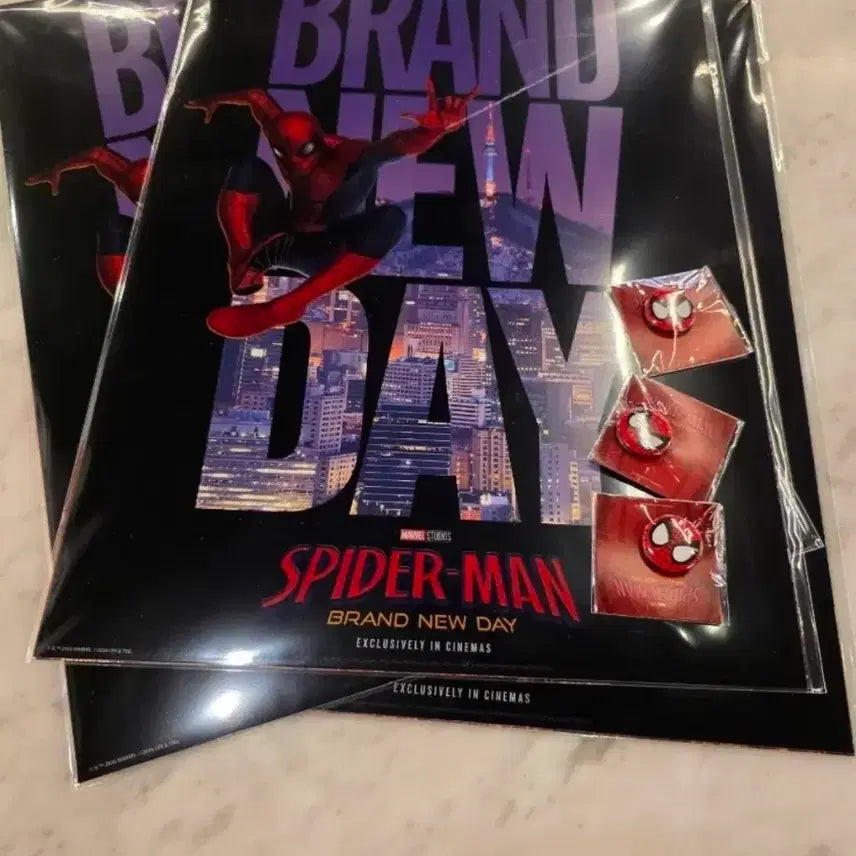 [BUNJANG] Spider-Man Brand New Day PET Poster Pin Badge Set / 스파이더맨 브랜뉴데이 PET 포스터 핀뱃지 세트