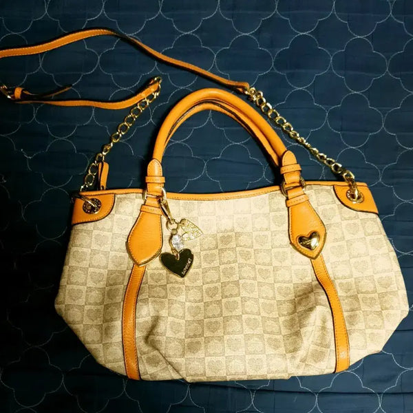 [BUNJANG] Lovecat Heart Monogram Logo Badge Dot Crossbody Bag - Brown / 러브캣 하트 모노그램 로고 뱃지 금장체인 도트겸 크로스백 브라운