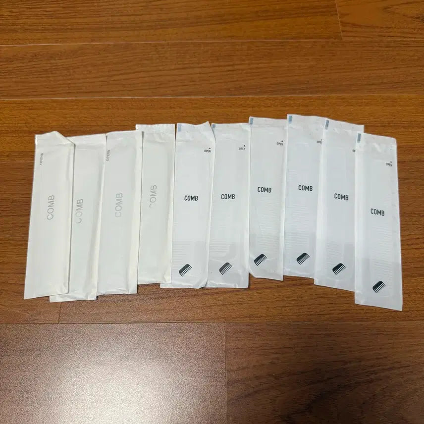 [BUNJANG] Travel Portable Folding Comb Set (10 pieces) / [새상품] 개별 포장 여행용 휴대용 머리빗 10개 세트