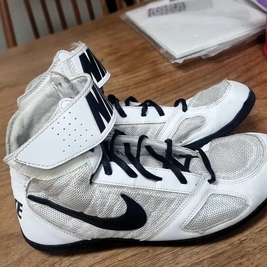 [BUNJANG] Nike Takedown 4 Wrestling Shoes White US 9.5 / 나이키 테이크다운4 레슬링화 흰색(9.5)