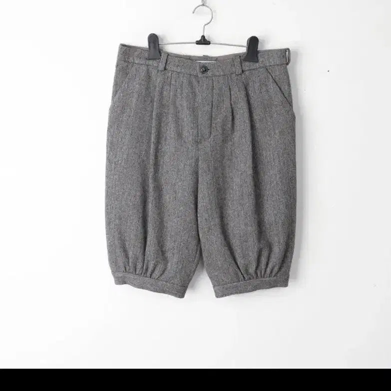 [BUNJANG] Chloe Two-Tuck Wool Half Pants Size 27 / 끌로에 투턱 울 하프팬츠 27사이즈