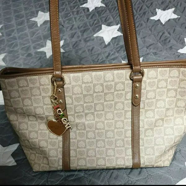 [BUNJANG] Lovecat Heart Monogram Logo Badge Shoulder Bag Brown / 러브캣 하트 모노그램 로고뱃지 숄더백 브라운