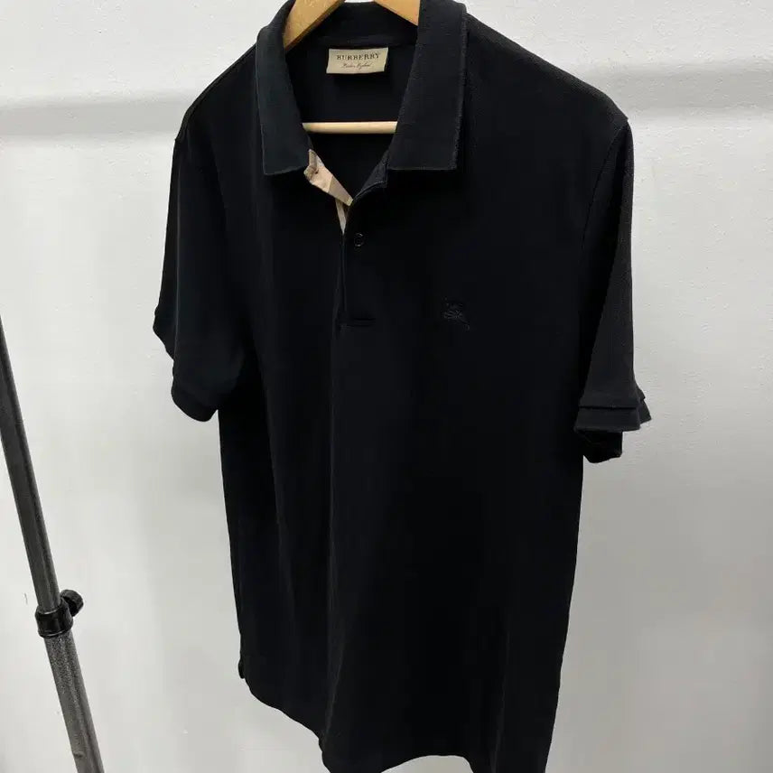 [BUNJANG] Burberry Black Polo Shirt / 100-105) 버버리 블랙 카라티