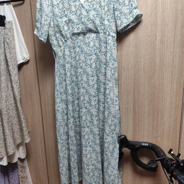 [BUNJANG] Light Green Floral Short Sleeve V-Neck Long Dress / 연그린색 꽃무늬 반팔 브이넥 롱 원피스