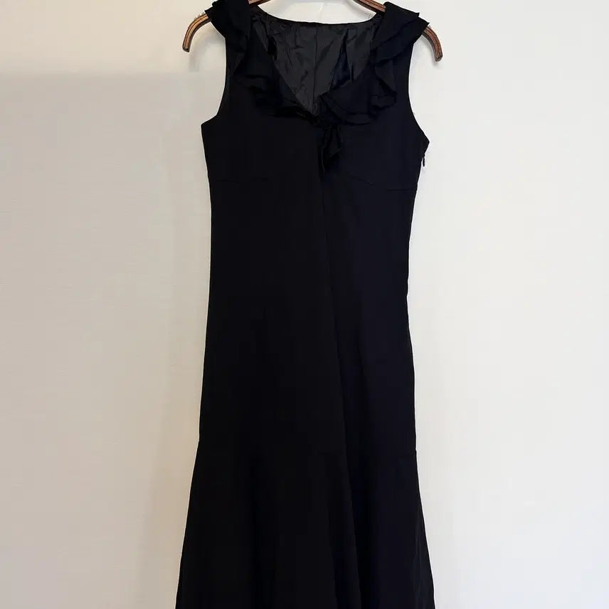 [BUNJANG] Frill Sleeveless Dress / 2026-8-1 ) 프릴민소매 원피스