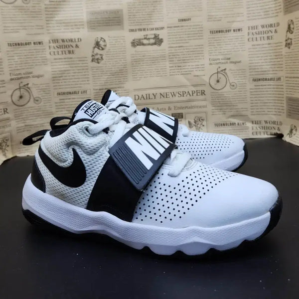 [BUNJANG] Nike Team Hustle D8 Sneakers / 나이키 팀 허슬 D8 운동화235