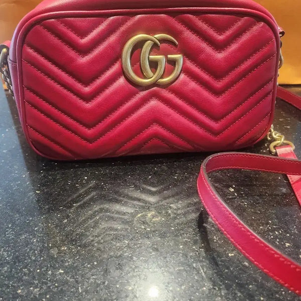 [BUNJANG] Gucci Marmont Matelassé Mini Shoulder Bag / 구찌 마몬트 마틀라쎄 미니 크로스백